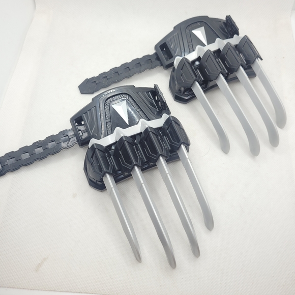Marvel Black Panther Slash Claws Set Two Role Play Hand Toy Wakanda Hasbro 2020 - Picture 1 of 6